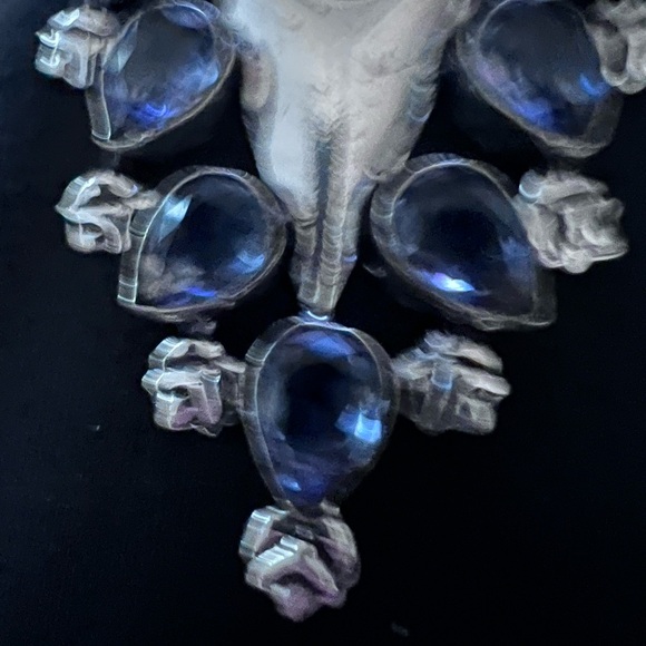 Elegant Silver and purple Pendant Necklace - Picture 9 of 10